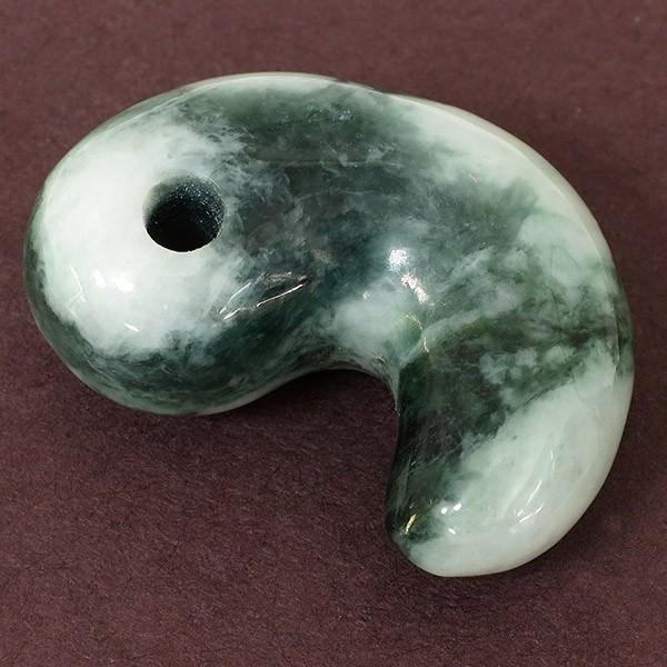 本翡翠 勾玉 ミャンマー産 翡翠 縦約2.9cm 天然石 パワーストーン