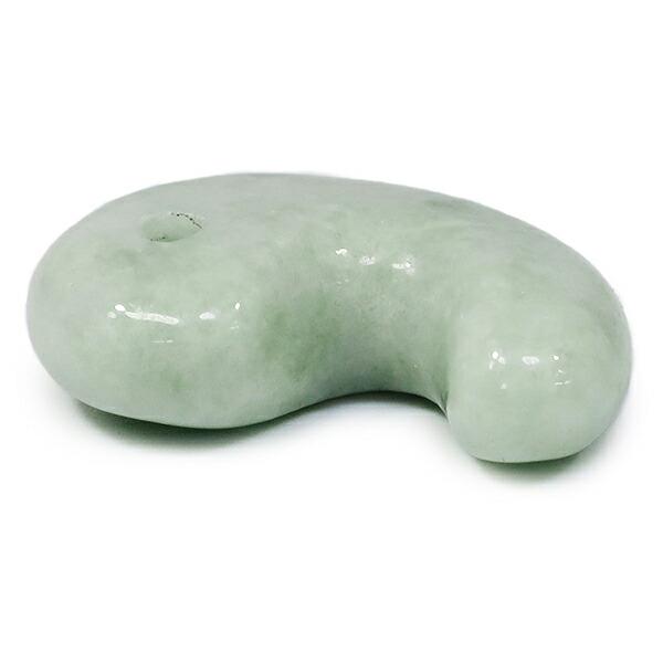 【セール】糸魚川翡翠　勾玉　氷種 楽天市場】糸魚川翡翠 勾玉 7A級 縦約2.2cm 氷翡翠 アイス