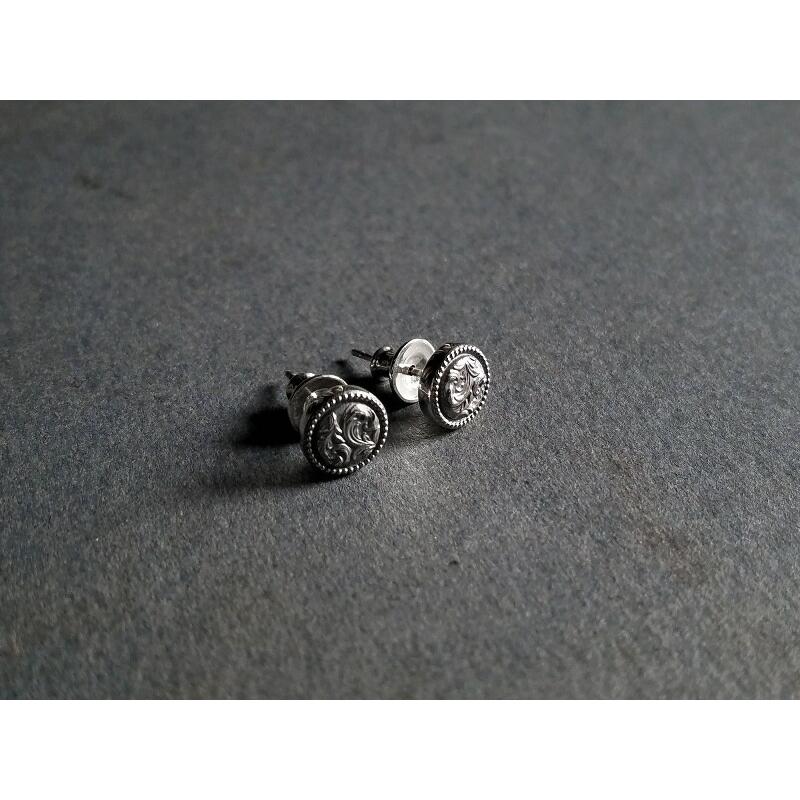 Quetzal スクロールボタンピアス シルバーピアス 1P 片耳用 ブランド
