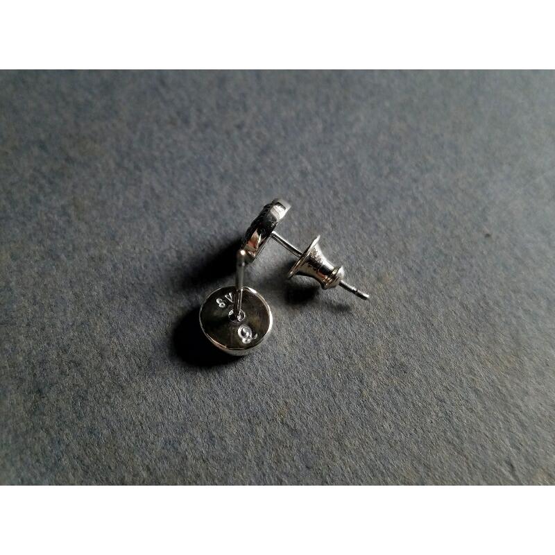 Quetzal スクロールボタンピアス シルバーピアス 1P 片耳用 ブランド