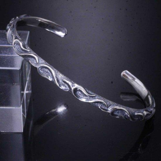 龍頭 火焔 バングル 燻し加工 メンズ シルバー シルバーバングル メンズバングル シルバー950 男性 彼氏 伝統技法 ギフト 人気 おしゃれ ブランド 爆買の画像