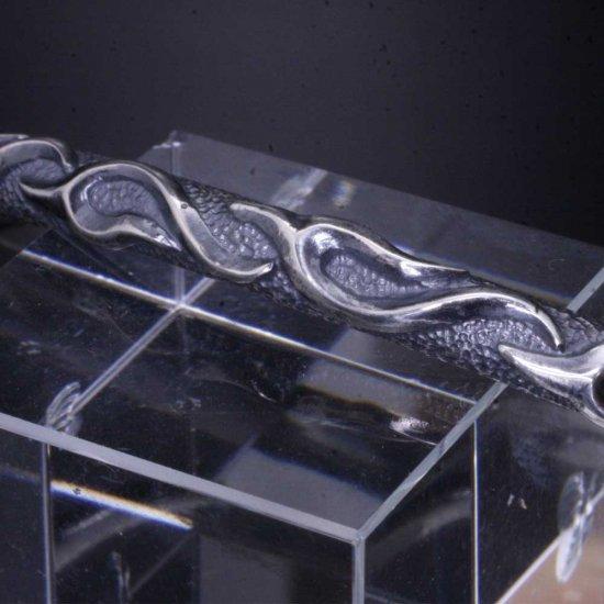 龍頭 火焔 バングル 燻し加工 メンズ シルバー シルバーバングル メンズバングル シルバー950 男性 彼氏 伝統技法 ギフト 人気 おしゃれ ブランド 爆買の画像