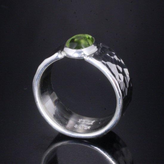 龍頭 ペリドット 丸鎚目 リング 幅8mm 14〜27号 指輪 メンズ シルバー シルバーリング メンズリング シルバー950 男性 彼氏 伝統技法 ギフト 人気 爆買の画像