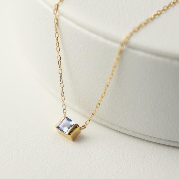 K18 タンザナイト スクエア ゴールド ネックレス 一粒 天然石 誕生石 12月 18金 18k かわいい きれい 上品 普段使い レディース