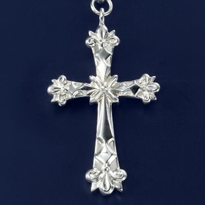 クロス　飾りチェーン付ネックレス