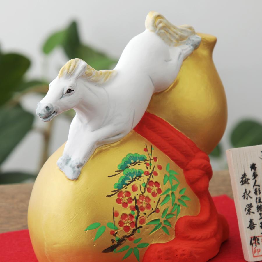 午年 特大陶器製馬の置物 木製台座付き 特別セール　1月15日まで 干支 馬 午 置物 うま 博多人形 栄喜作 瓢箪から駒 陶器 お正月飾り