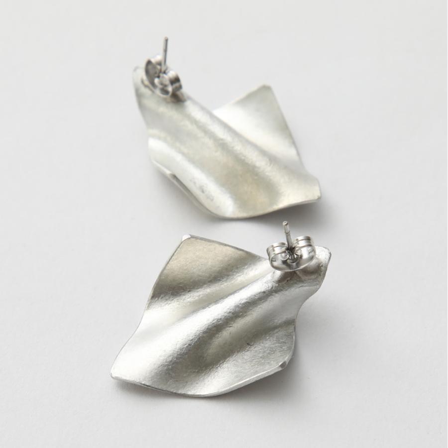 錫 波うつ ピアス イヤリング 大寺幸八郎商店 錫アクセサリー 富山県