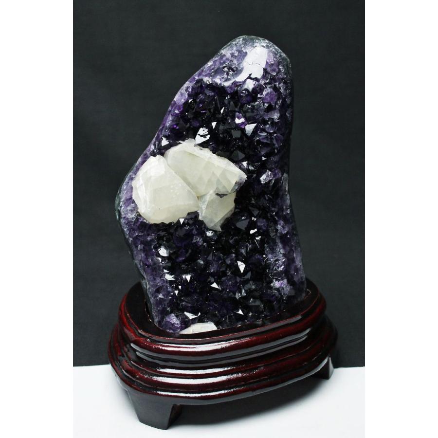 1.3Kg ウルグアイ産 アメジストクラスター カルサイト共生 台座付き