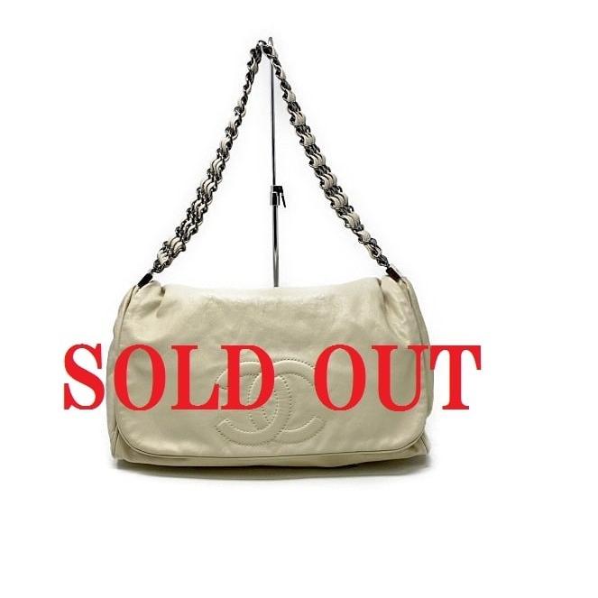 プライス オフ モール商品　 シャネル　CHANEL  ラムスキン　トリプルチェーン　ショルダーバッグ　オフホワイト　 | CHANEL