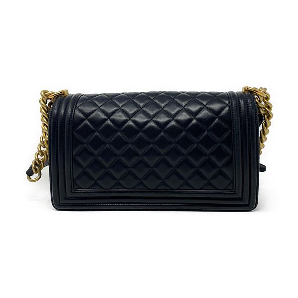 シャネル　CHANEL　ボーイシャネル２５　チェーンショルダーバッグ　マトラッセ　ラムスキン　ゴールド金具　 | BOY CHANEL | 02