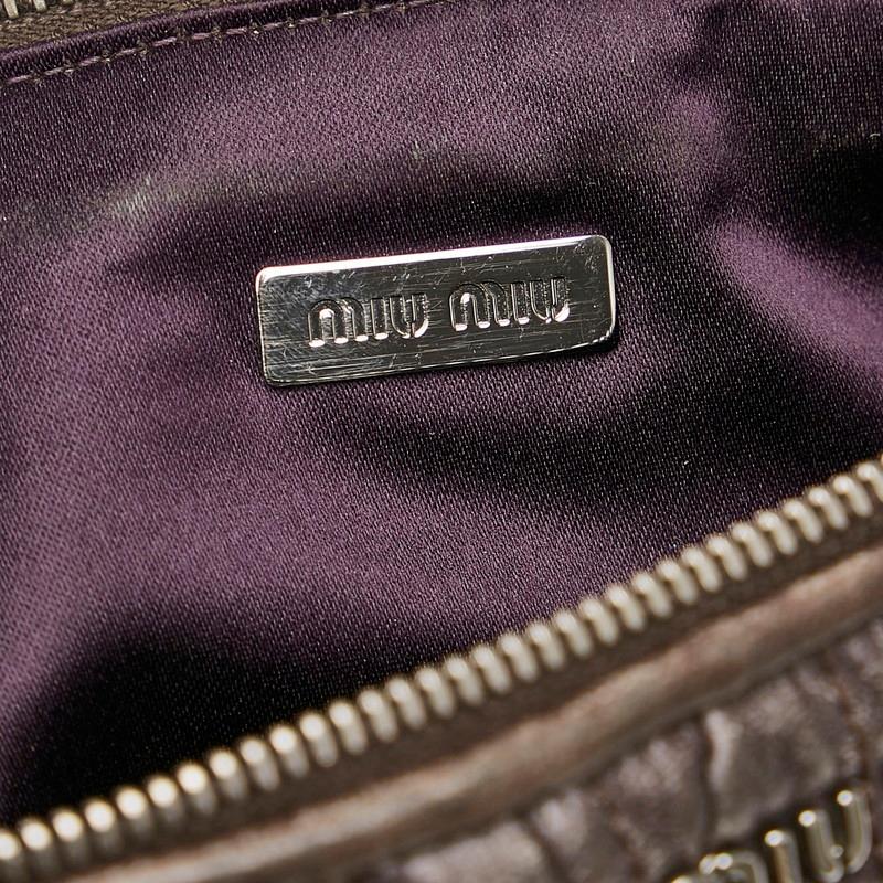 miu miu（ミュウミュウ） マテラッセ ポーチ グレー レザー レディース