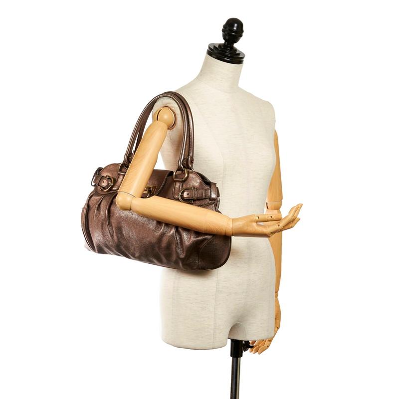 美品 サルヴァトーレフェラガモ ショルダーバッグ シャンパンゴールド Yahoo!オークション -「シャンパンゴールド」(かばん、バッグ