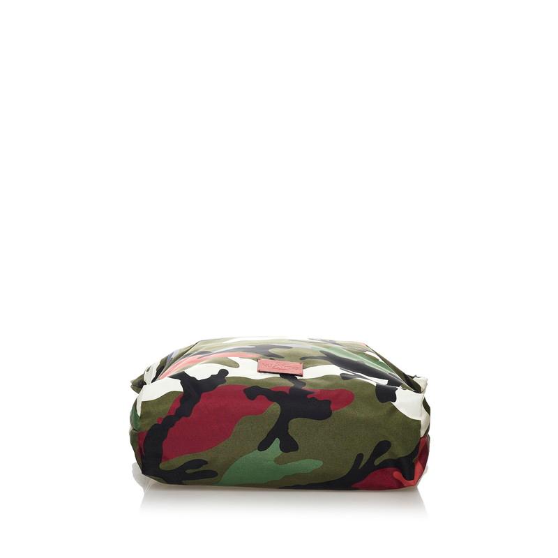 バレンティノ VALENTINO  カモフラージュ柄 スタッズ  トートバッグ ナイロン素材 中古 VALENTINO（ヴァレンティノ） カモフラージュ スタッズ トートバッグ