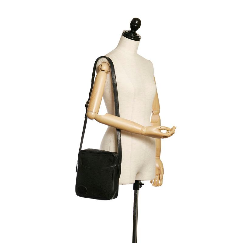 CELINE（セリーヌ） Cマカダム 斜め掛けショルダーバッグ ブラック