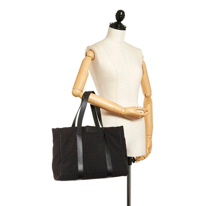 BVLGARI ブルガリ ロゴマニア トートバッグ ブラック キャンバス BVLGARI ブルガリ ロゴマニア トートバッグ ブラック キャンバス