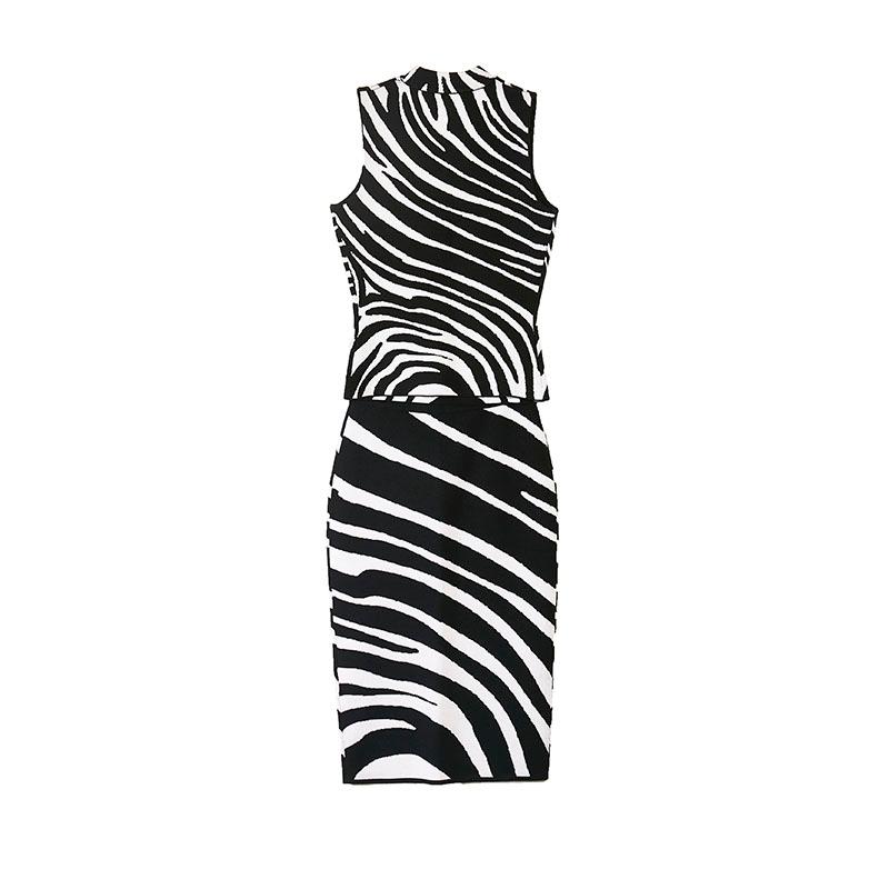 ヴェルサーチェ ゼブラ ノースリーブ ニット セットアップ