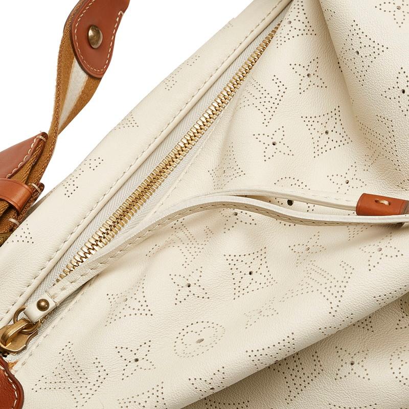 LOUIS VUITTON ルイ ヴィトン マヒナ オナタGM ショルダーバッグ LOUIS VUITTON ルイ ヴィトン マヒナ オナタGM ショルダーバッグ