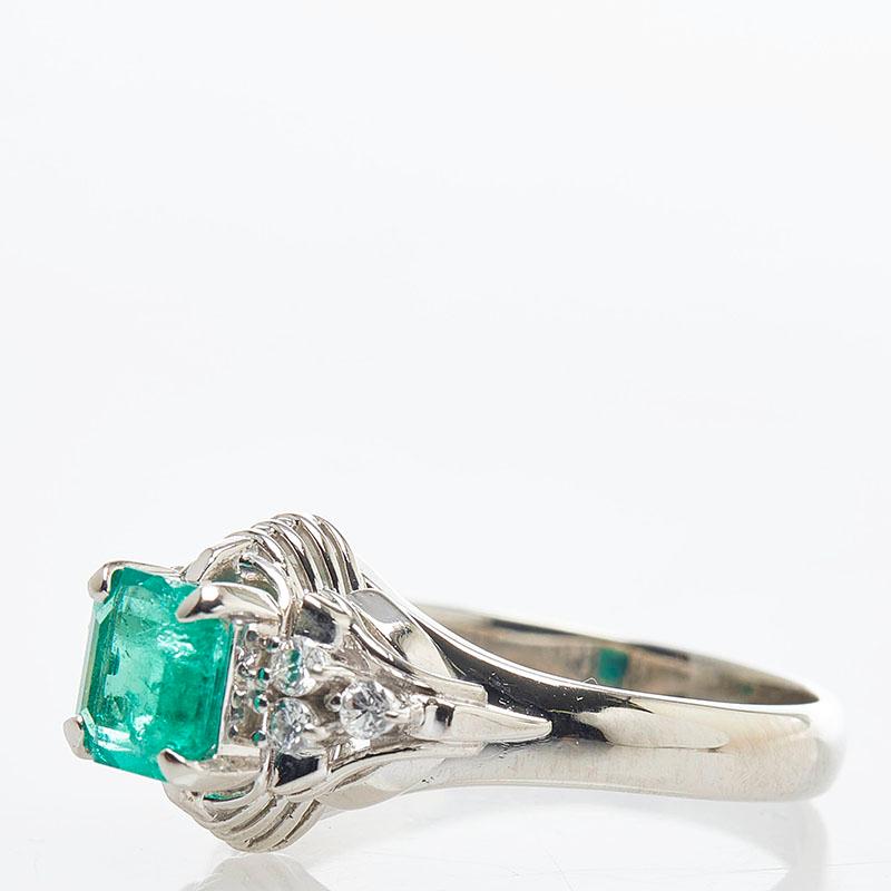 Pt900 プラチナ エメラルド0.74ct ダイヤ0.12ct リング 指輪