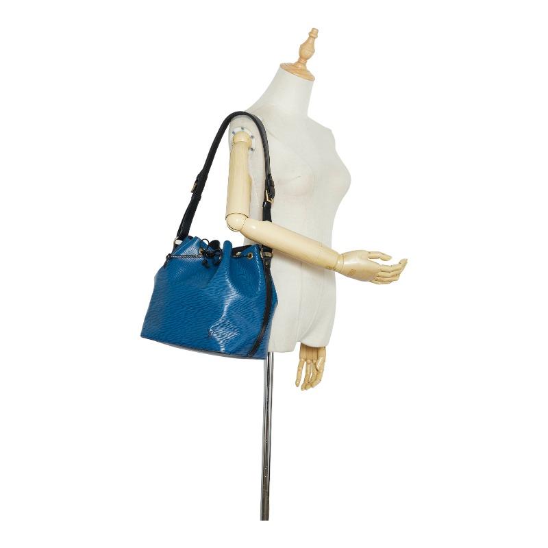 ルイ ヴィトン エピ プチノエ  ショルダーバッグ M44152 トレドブルー レザー レディース LOUIS VUITTON 【中古】 LOUIS VUITTON（ルイ・ヴィトン） ルイ ヴィトン エピ プチノエ