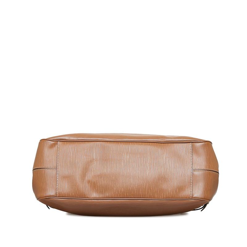 LOUIS VUITTON（ルイ・ヴィトン） ルイ ヴィトン エピ パッシィGM 