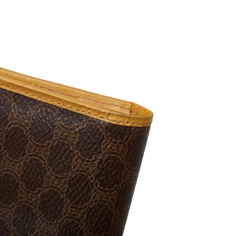 CELINE マカダム柄 二つ折り財布 ブラウン レザー美品 美品 CELINE セリーヌ マカダム柄 二つ折り財布 ブラウン - メルカリ