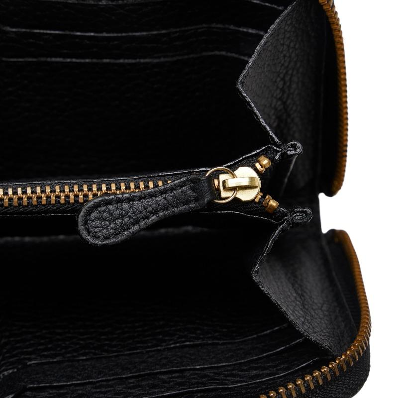 新品同様 Felisi フェリージ ラウンドファスナー 財布 ネイビー ジップ Felisi（フェリージ） ラウンドファスナー 長財布 ブラック レザー