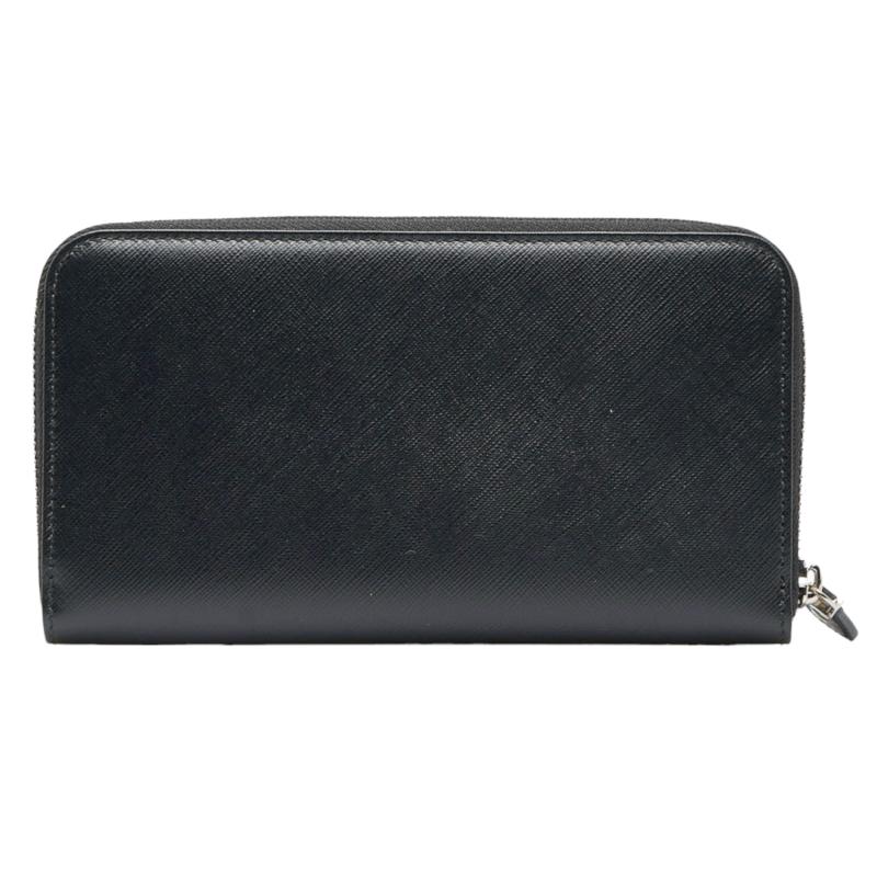 サルヴァトーレフェラガモ ガンチーニ ラウンドファスナー 長財布