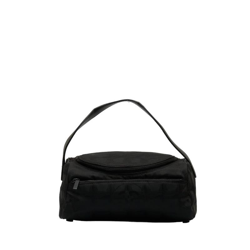 シャネル　ニュートラベルライン バニティバッグ　コスメポーチ　ナイロン　黒 CHANEL（シャネル） ニュートラベルライン バニティバッグ