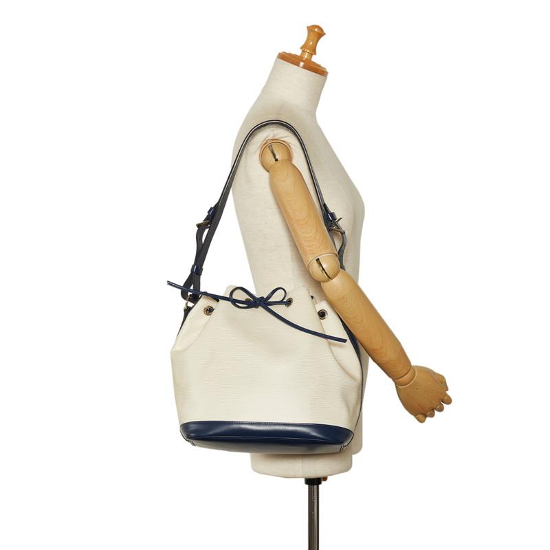 ルイヴィトン エピ プチノエ  ショルダーバッグ イヴォワール LOUIS VUITTON（ルイ・ヴィトン） ルイ ヴィトン エピ プチノエ