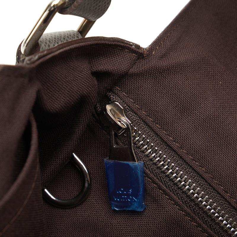 LOUIS VUITTON（ルイ・ヴィトン） ルイ ヴィトン タイガ ロマンPM 斜め