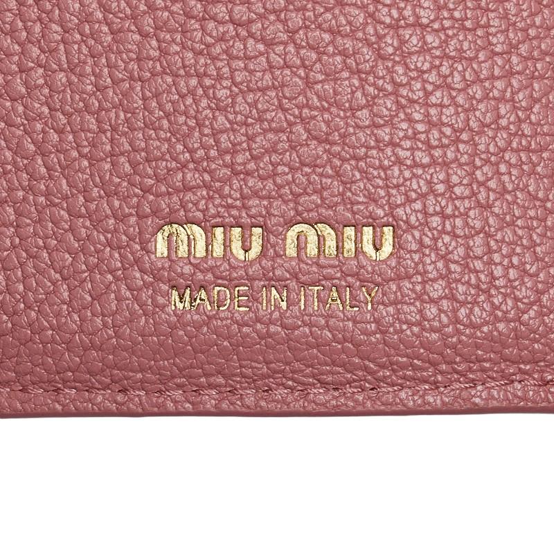 miu ミュウミュウ ロゴ リボンモチーフ ゴールド金具 三つ折り miu ミュウミュウ ロゴ リボンモチーフ ゴールド金具 三つ折り