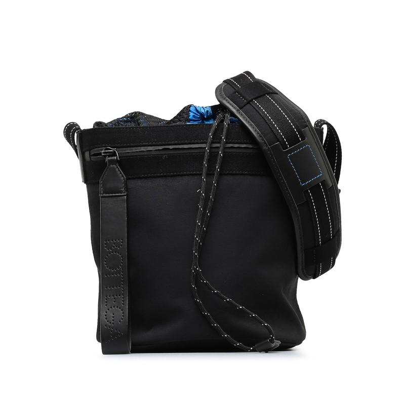 【BOTTEGA VENETA】リサイクルナイロン メッセンジャーバッグ ブラックスイング メッセンジャー| Bottega Veneta® 日本