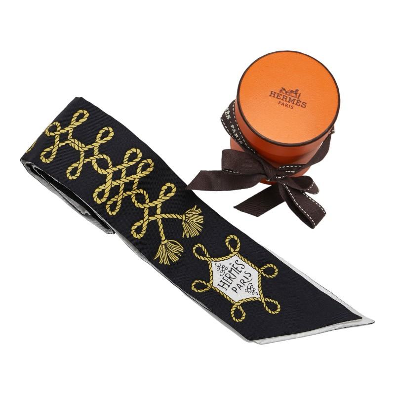 HERMES エルメス ツイリー Galons et Brandebourgs 飾緒と HERMES エルメス ツイリー Galons et Brandebourgs 飾緒と