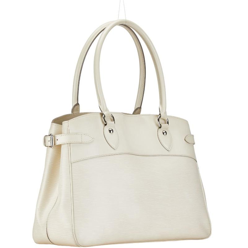 LOUIS VUITTON ルイ ヴィトン エピ パッシィGM ハンドバッグ M5925J 