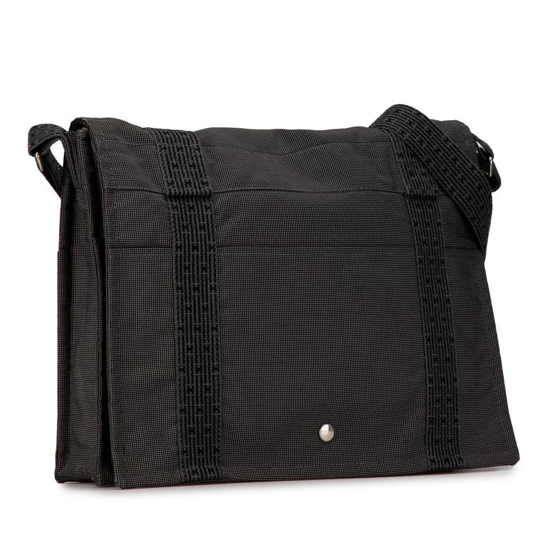 HERMES　エルメス　エールライン　バサスMM メッセンジャーバッグA4収納可 HERMES エルメス エールライン バサスMM 斜め掛けショルダー