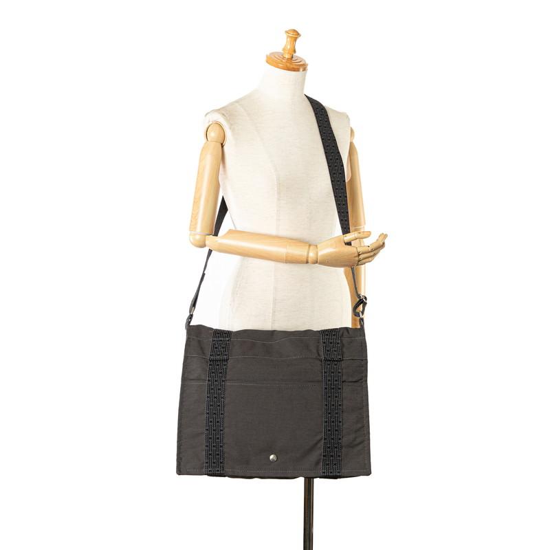 HERMES　エールライン　バサスMM メッセンジャーバッグ　A4収納可 HERMES エールライン バサスMM メッセンジャーバッグ A4収納可 HERMES