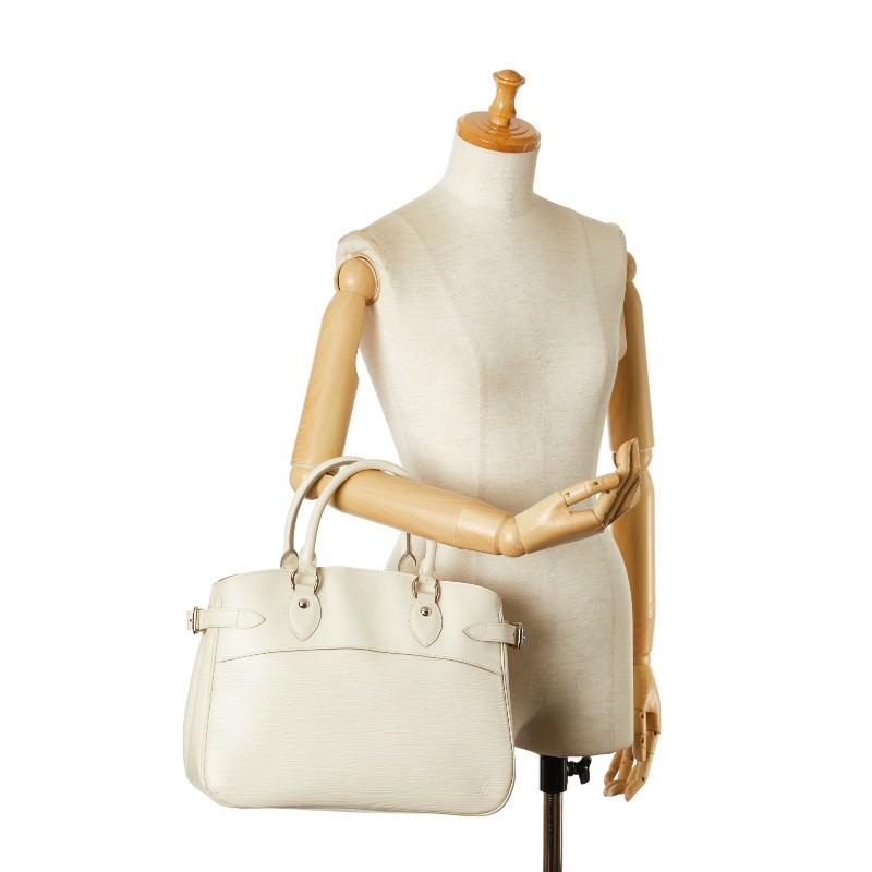 LOUIS VUITTON（ルイ・ヴィトン） ルイ ヴィトン エピ パッシィPM 
