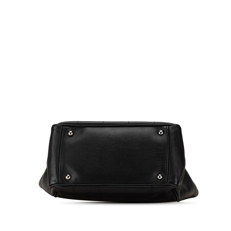 CHANEL（シャネル） チョコバー ハンドバッグ ブラック ラムスキン