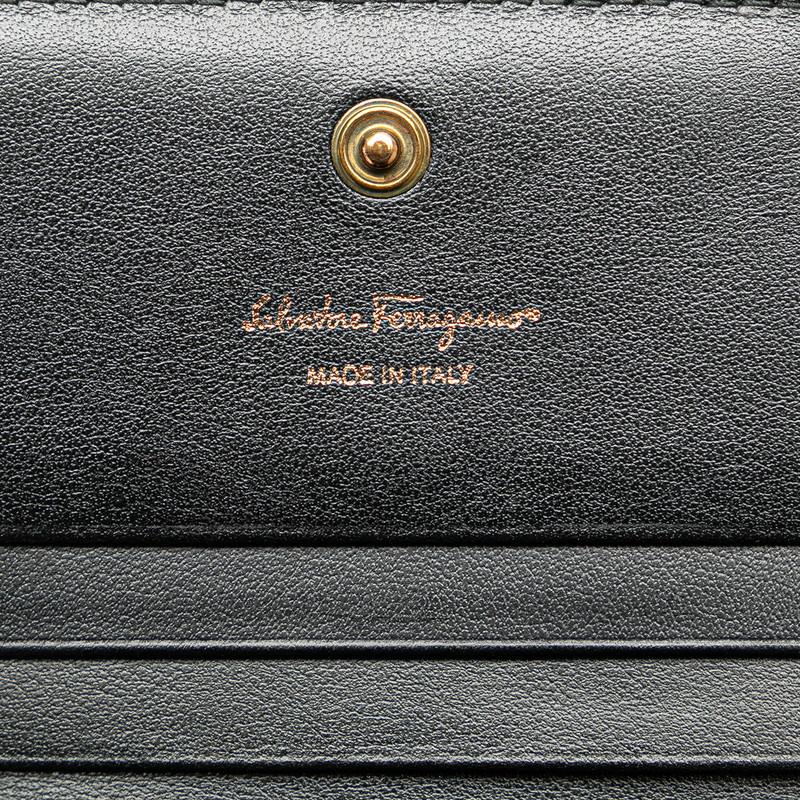 サルヴァトーレフェラガモ ガンチーニ チェーン 二つ折り財布 JL