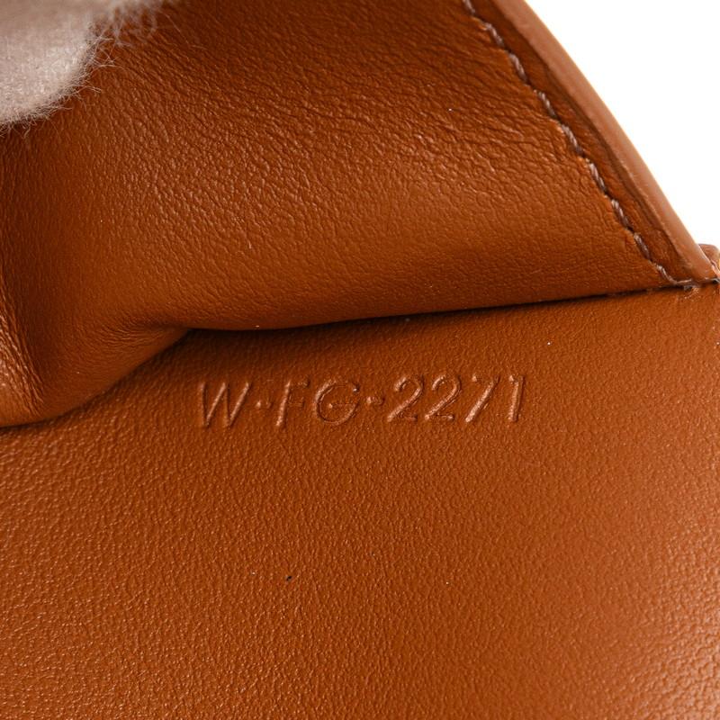 CELINE（セリーヌ） トリオンフ 二つ折り財布 ホワイト ゴールド PVC