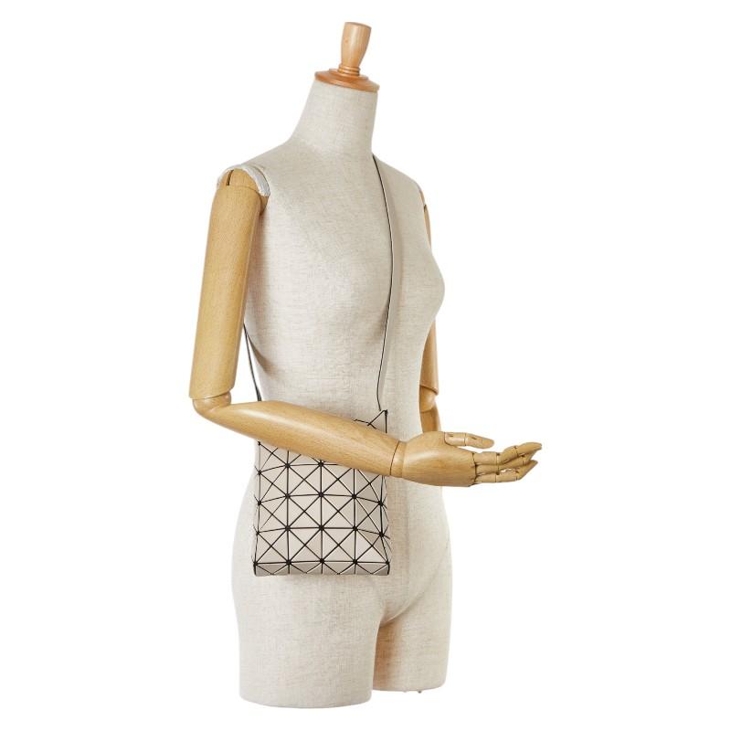 ISSEY MIYAKE（イッセイミヤケ） バオバオ ショルダーバッグ ベージュ