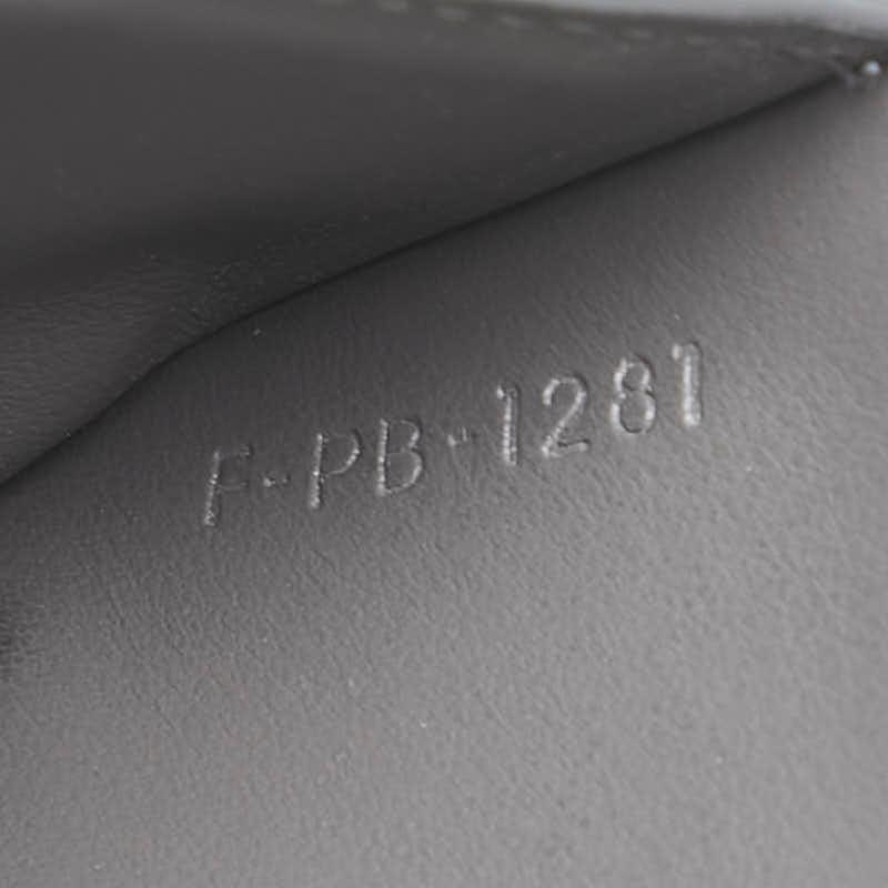 CELINE（セリーヌ） スモールストラップウォレット エッセンシャル 二