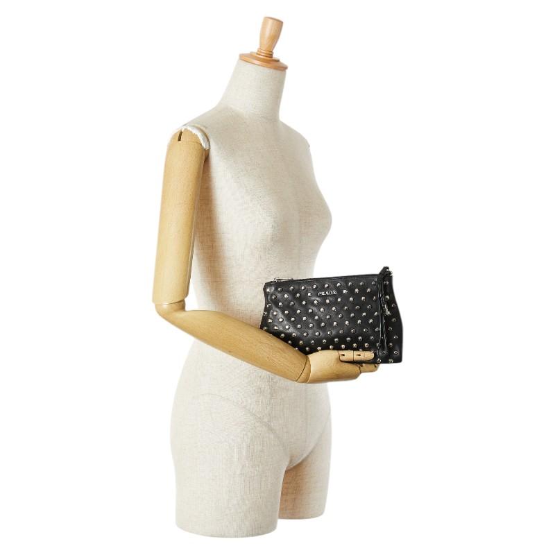 PRADA（プラダ） スタッズ クラッチバッグ セカンドバッグ 1N1825