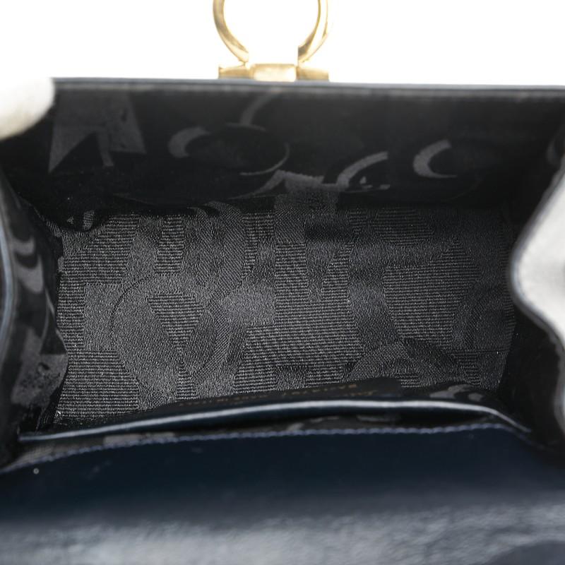 サルヴァトーレフェラガモ ガンチーニ 斜め掛け ショルダーバッグ