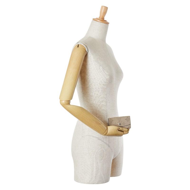 LOUIS VUITTON ルイ ヴィトン モノグラム マヒナ ミュルティクレ