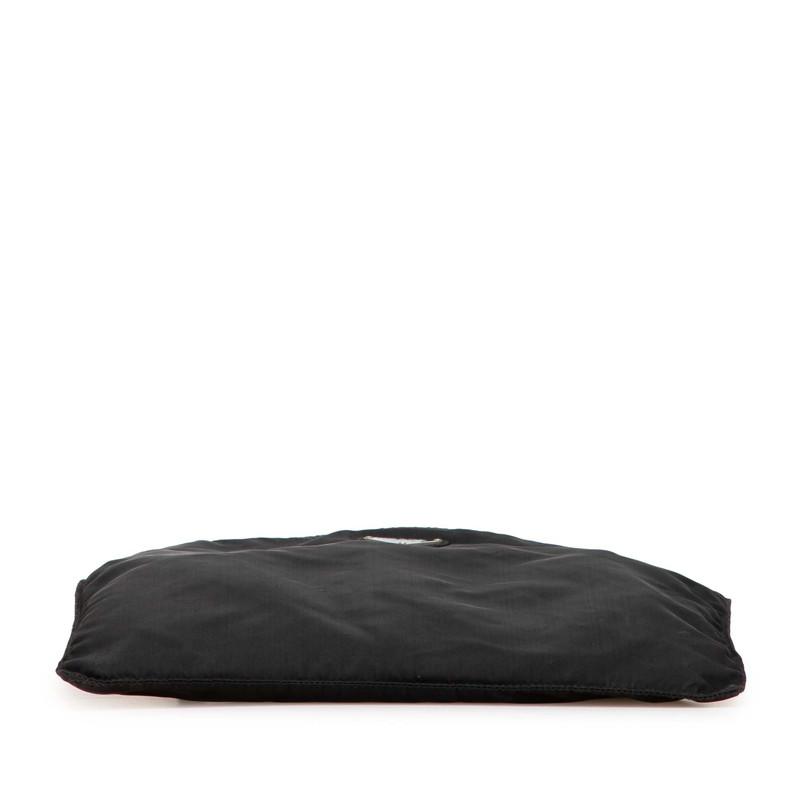 PRADA（プラダ） 三角ロゴプレート 斜め掛け ショルダーバッグ