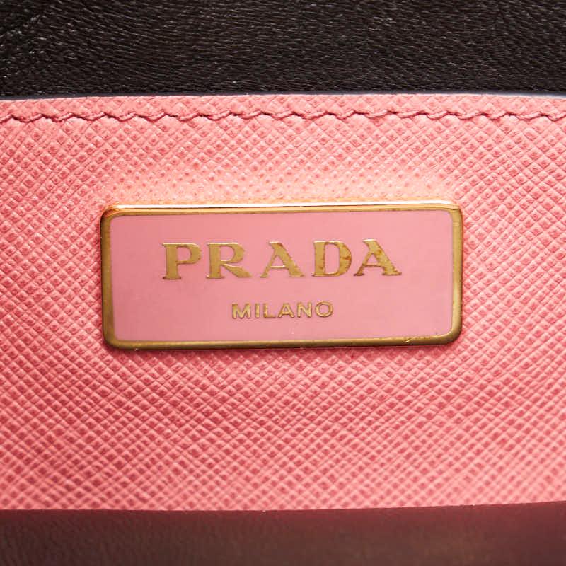 PRADA（プラダ） 三角ロゴプレート サフィアーノ ハンドバッグ