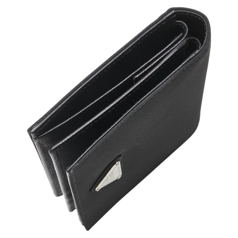 PRADA プラダ 三角ロゴプレート 二つ折り財布 M668 ブラック PRADA プラダ 三角ロゴプレート 二つ折り財布 M668 ブラック