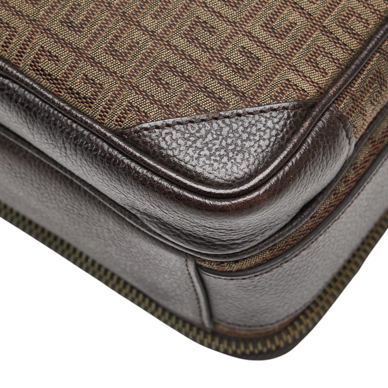 GIVENCHY　ジバンシィ　ハンドバッグ　ショルダーバッグ　ブラウン　牛革 ジバンシー 総柄 斜め掛け ショルダーバッグ ブラウン カーキ