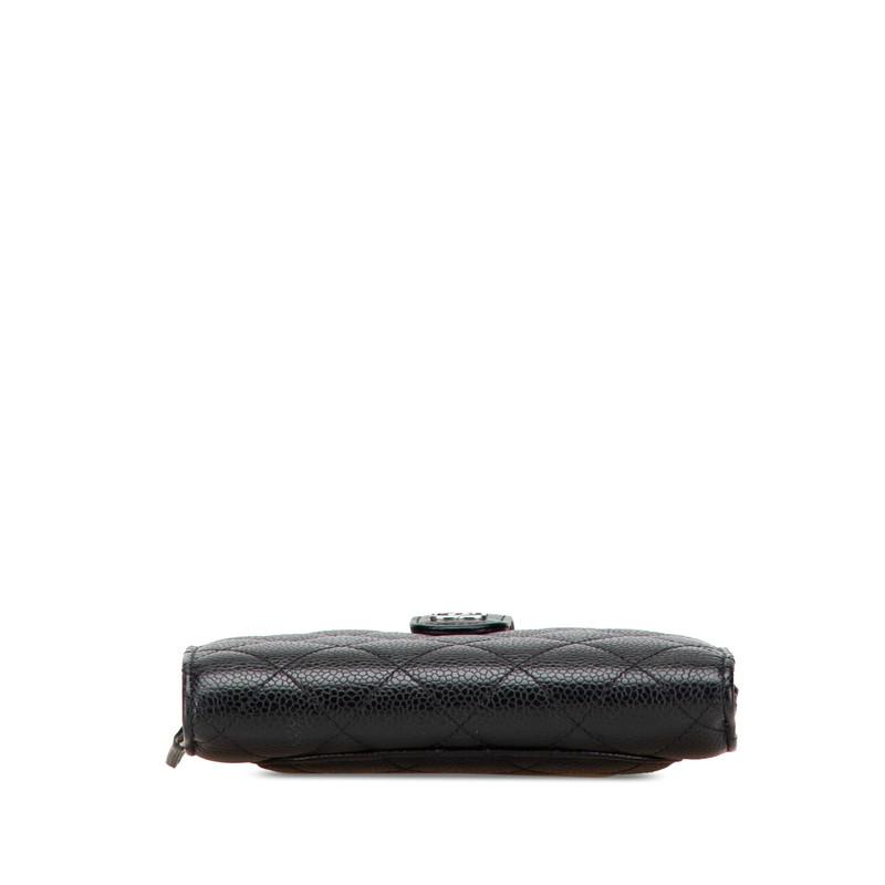 【CHANEL】シャネル　マトラッセ　ココマーク　二つ折り財布　シルバー CHANEL シャネル マトラッセ 二つ折り財布 シルバー